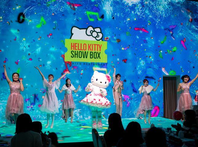 Hello Kitty Showbox